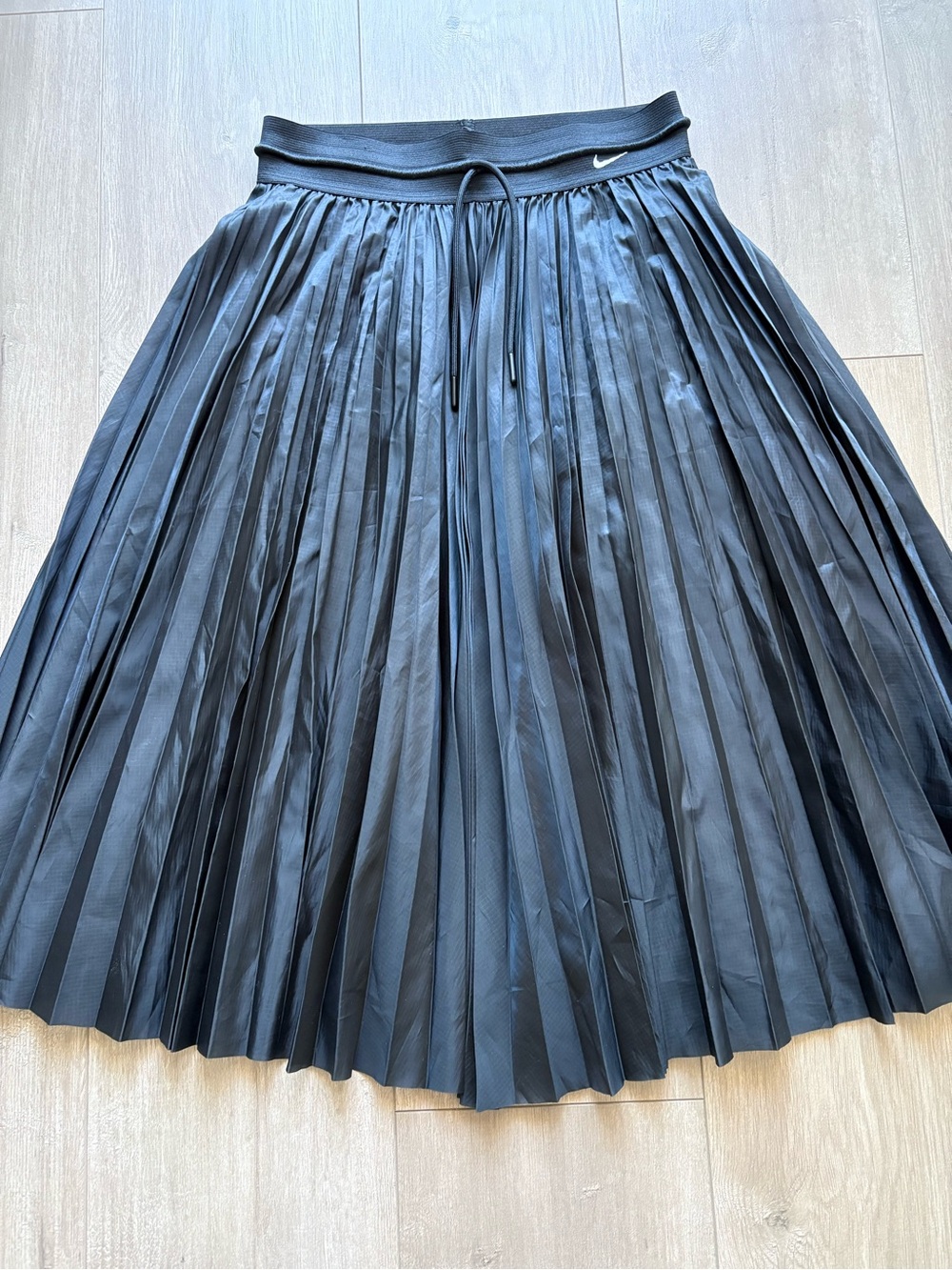 Nike Women's Black Pleated Midi Skirt